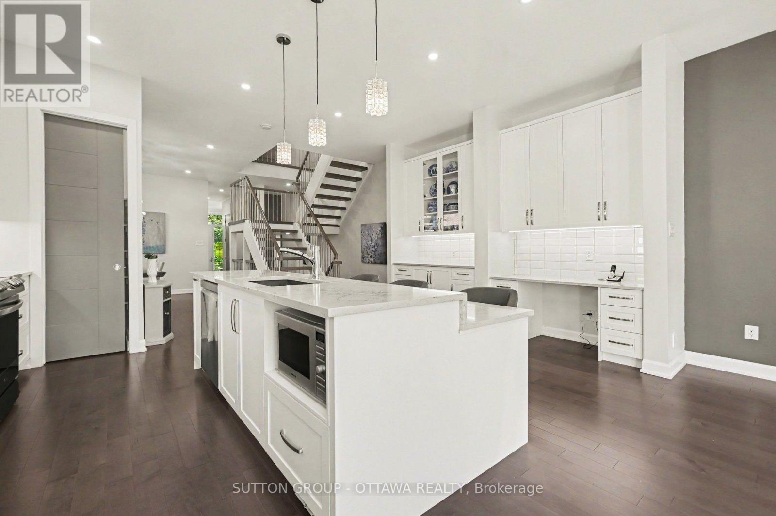 48B BYRON AVENUE - 8