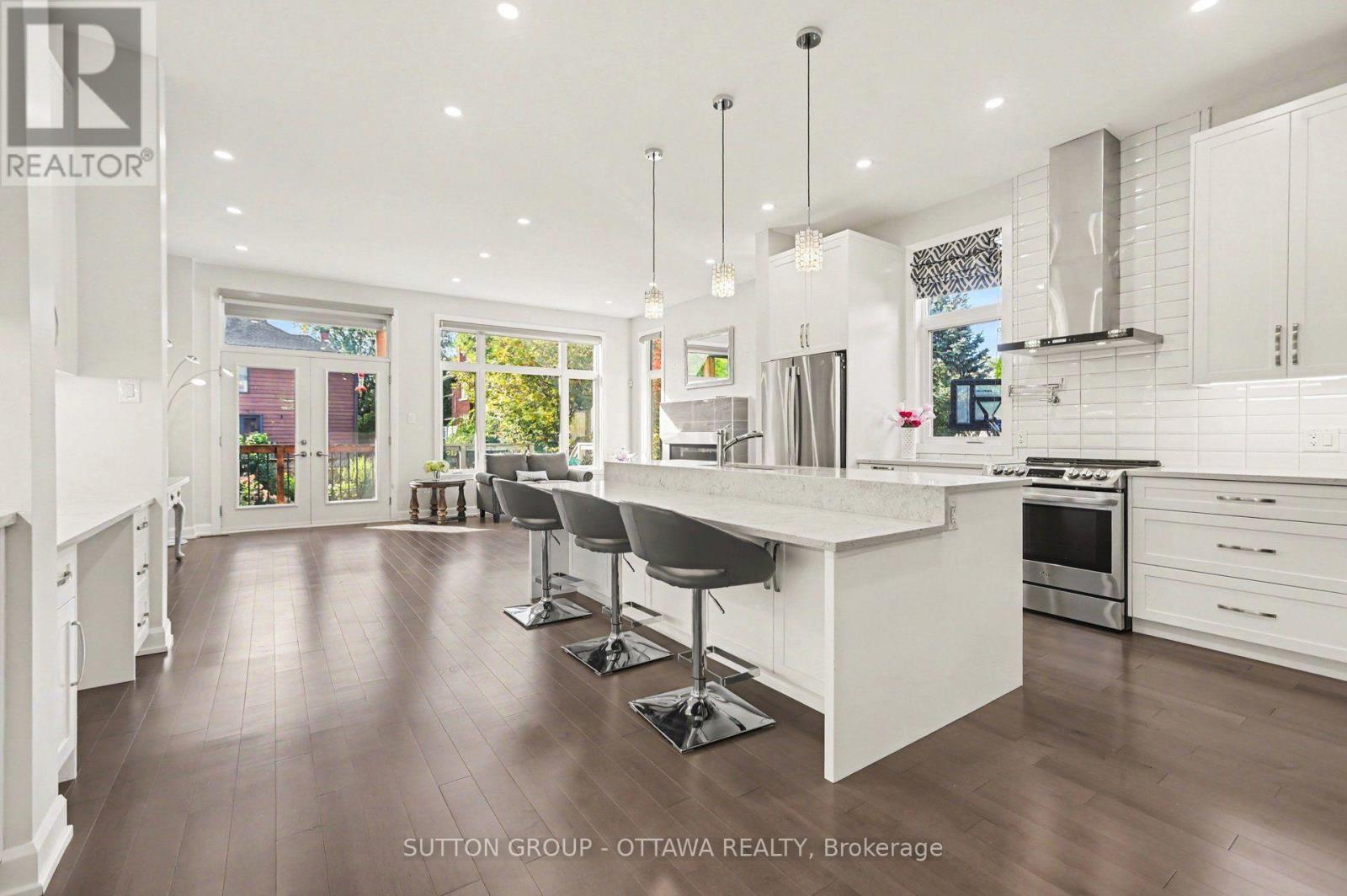 48B BYRON AVENUE - 9