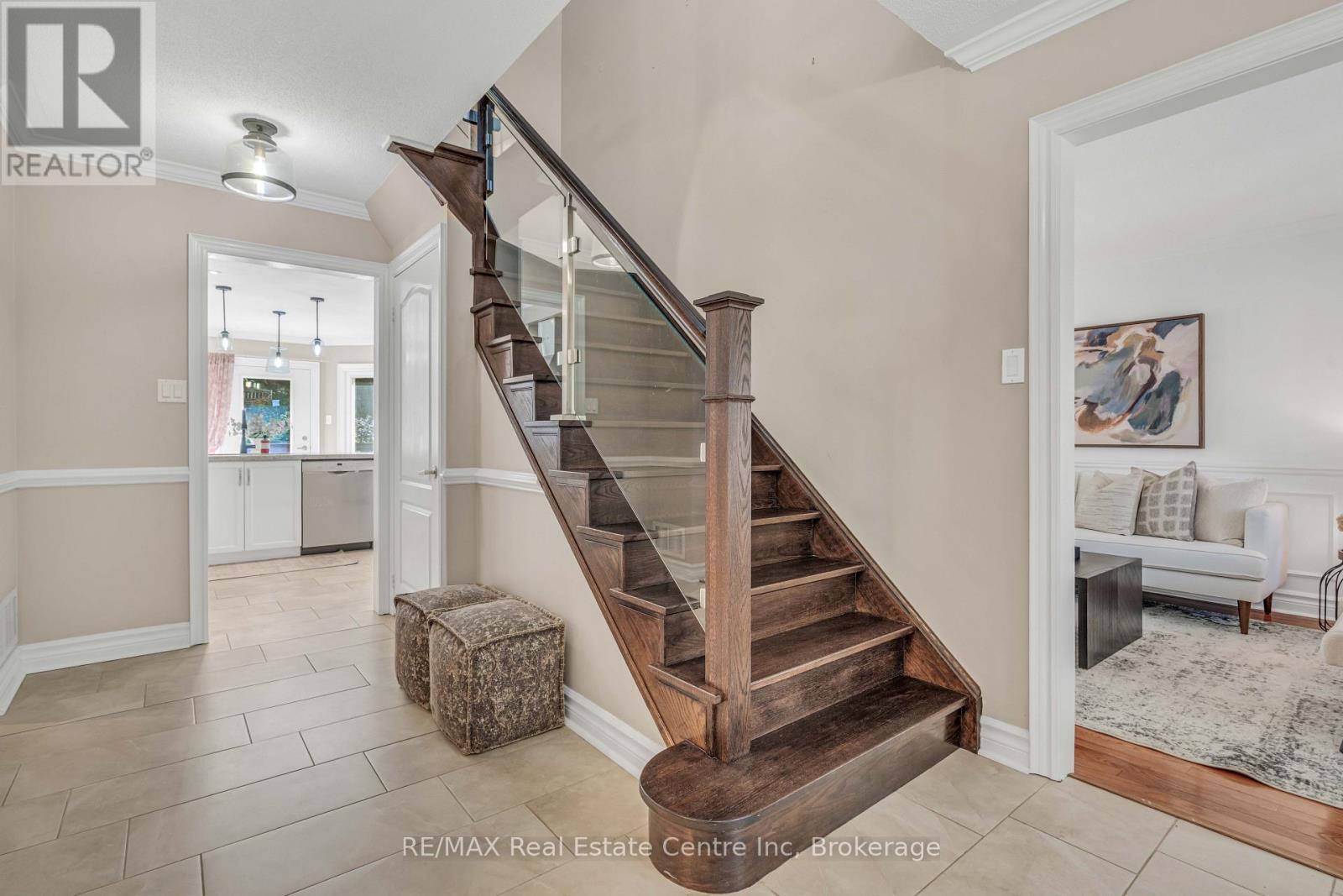 53 MEEKINGS DRIVE - 13