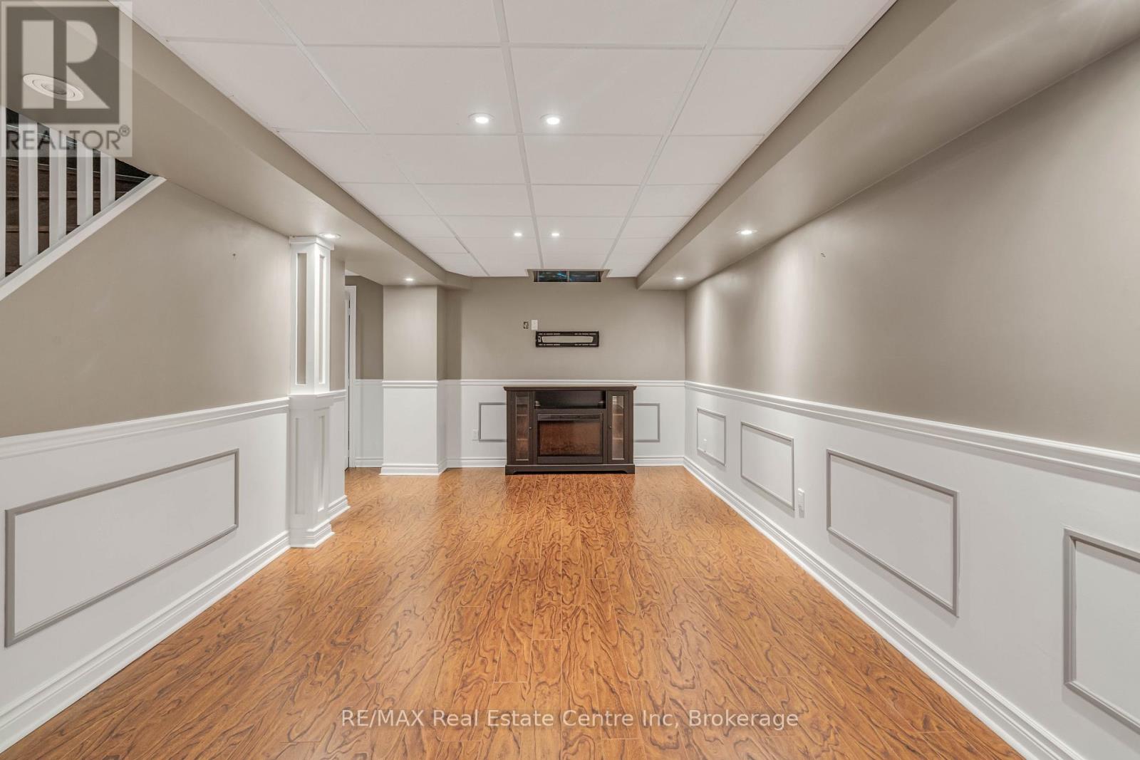53 MEEKINGS DRIVE - 26