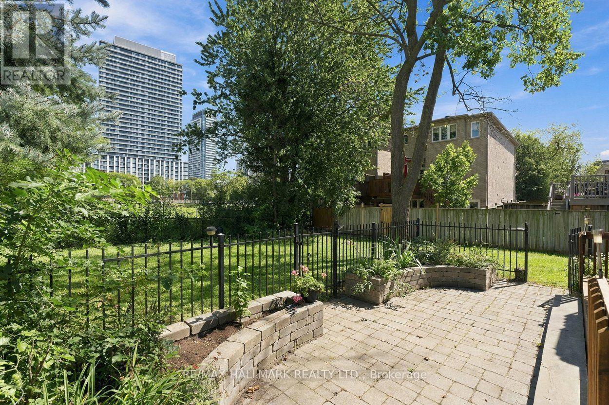53 FAIRCHILD AVENUE - 30