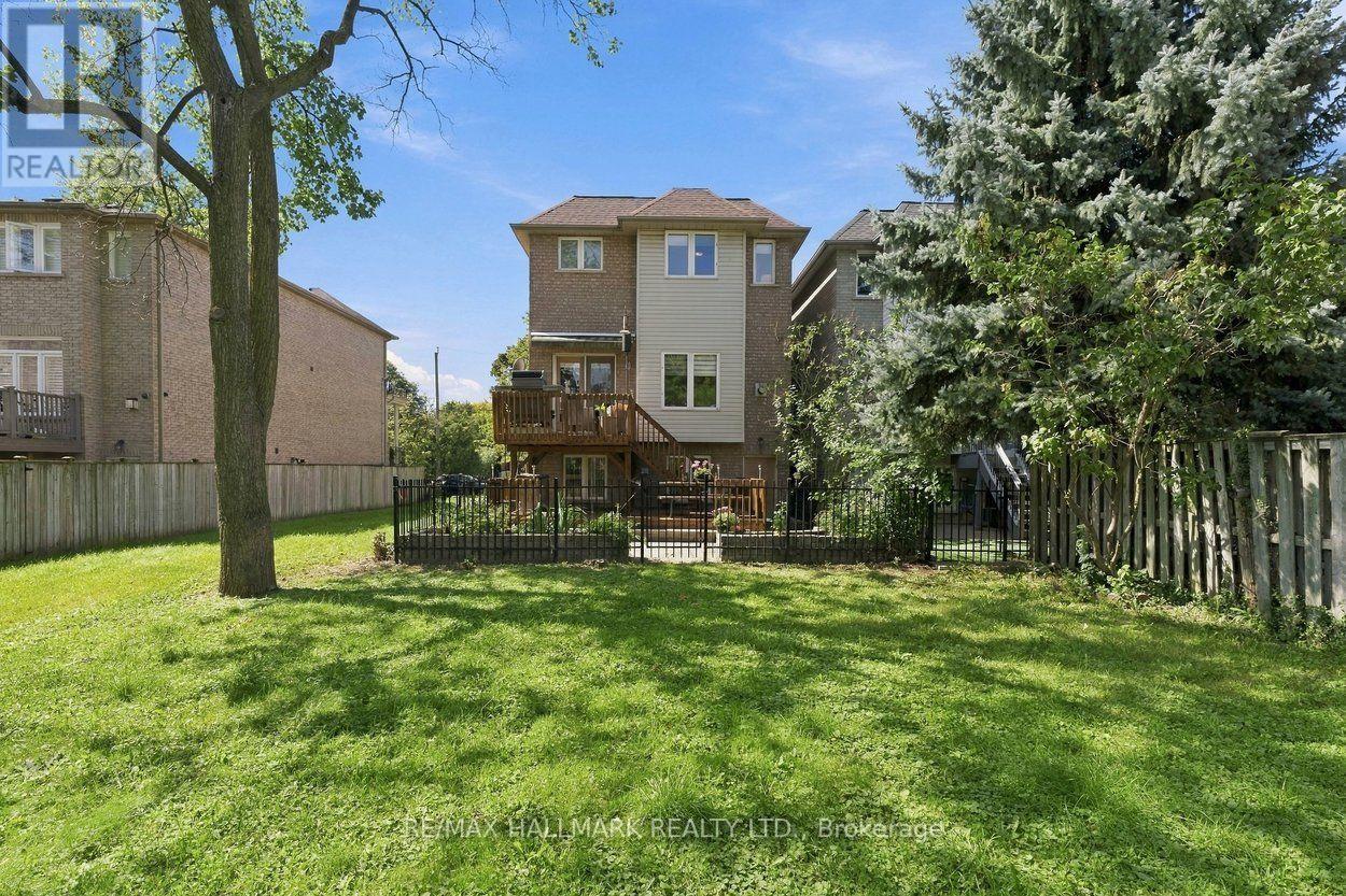 53 FAIRCHILD AVENUE - 31