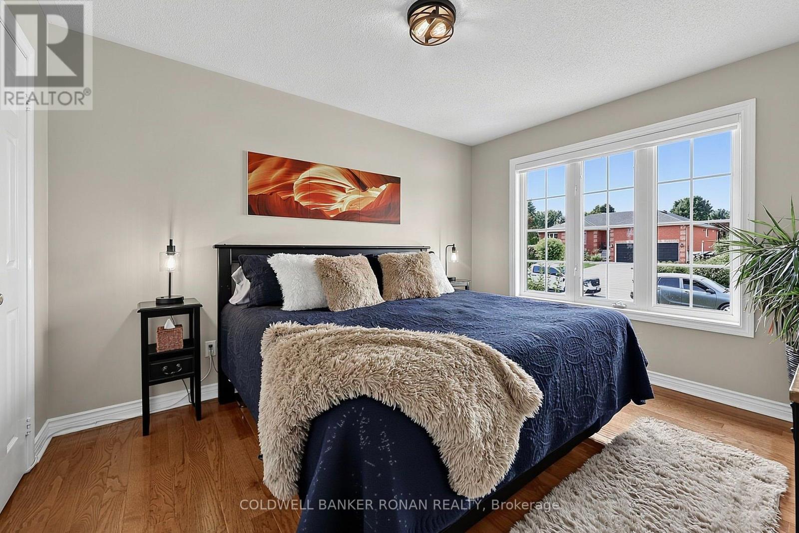 65 BURBANK CIRCLE - 15
