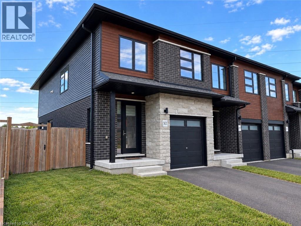 901 ROBERT FERRIE Drive — photo 2