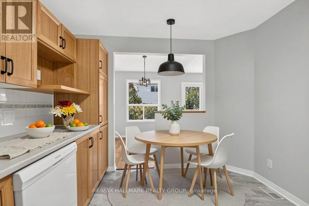 82 WHALINGS CIRCLE - 13