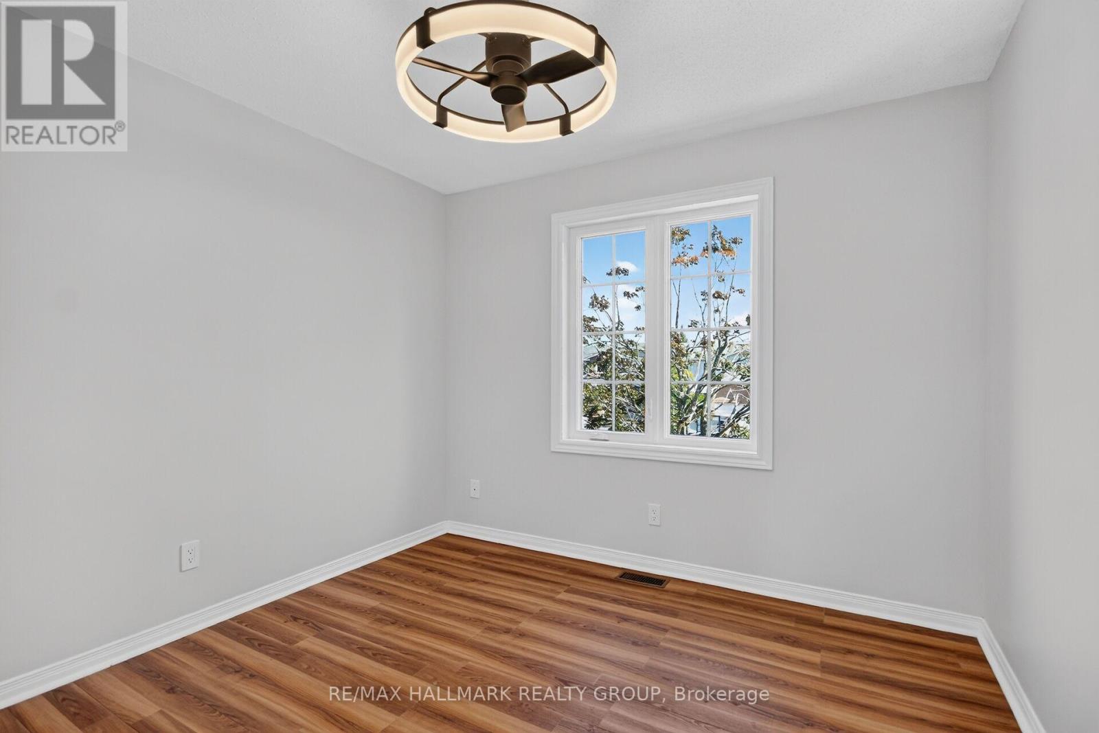 82 WHALINGS CIRCLE - 26