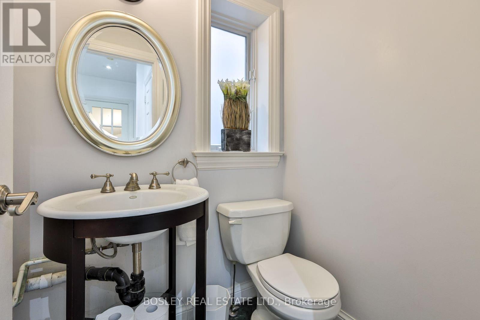 27 CAMERON CRESCENT - 10