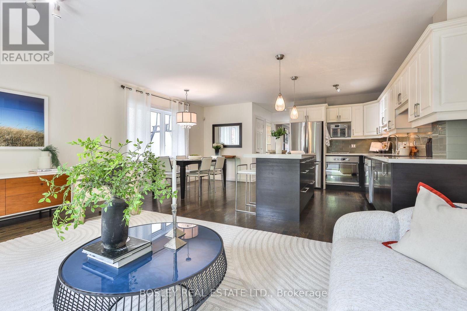 27 CAMERON CRESCENT - 14