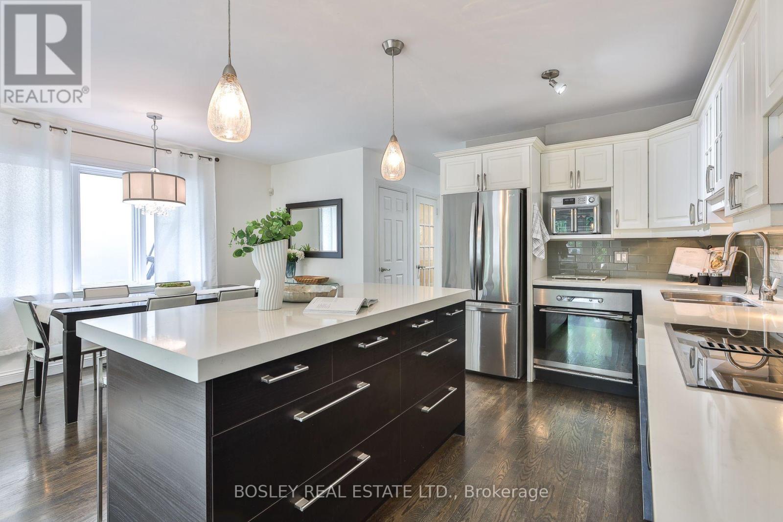 27 CAMERON CRESCENT - 16