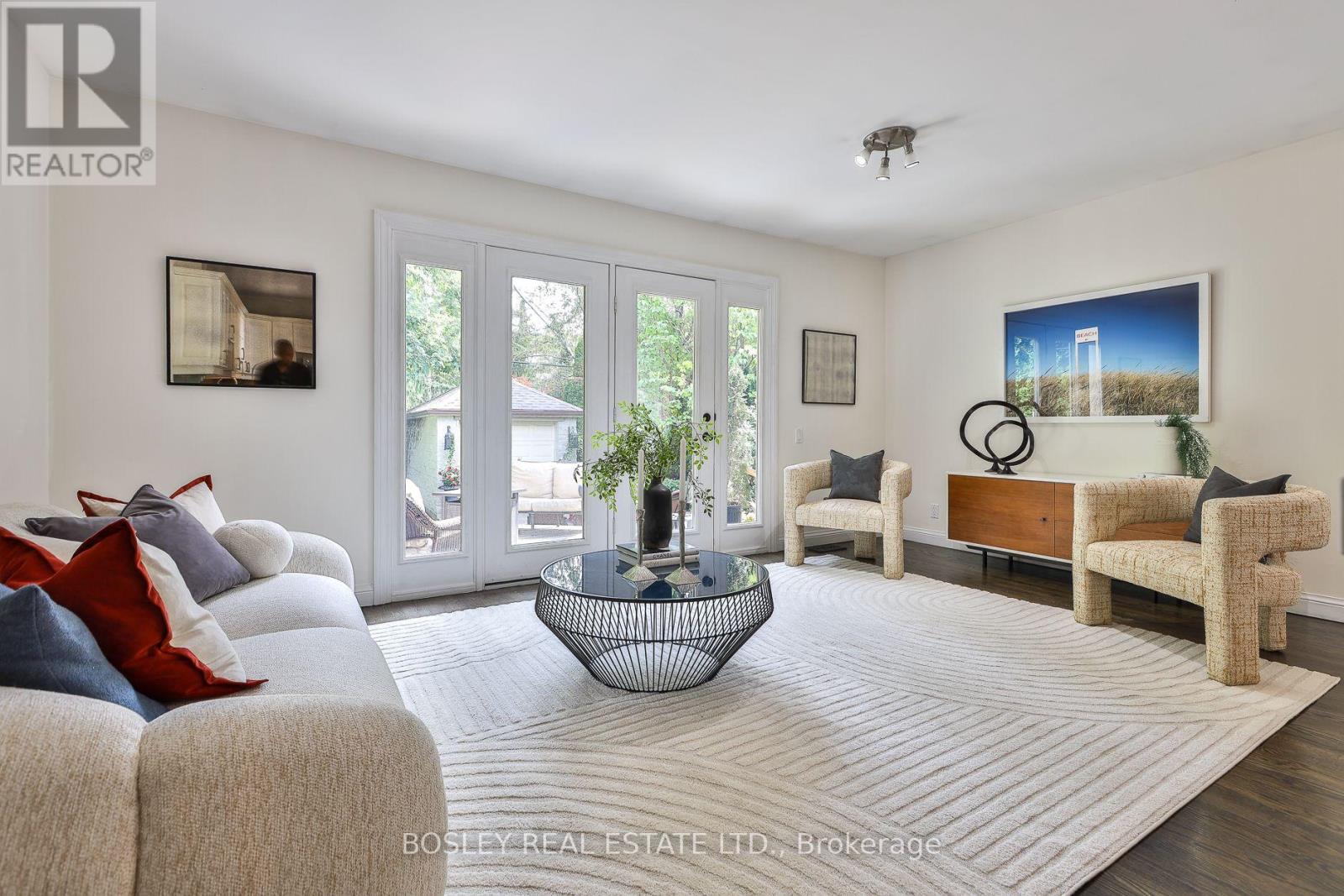27 CAMERON CRESCENT - 20