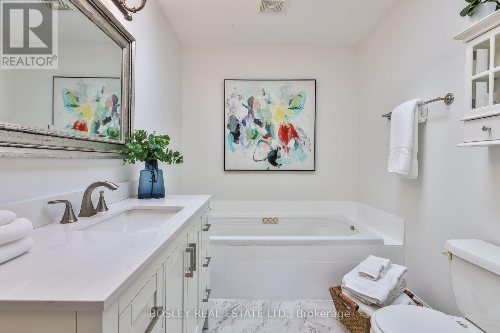 27 CAMERON CRESCENT - 26