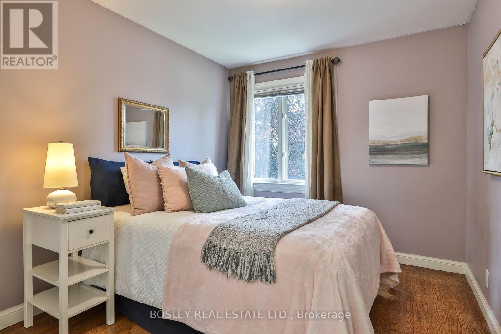 27 CAMERON CRESCENT - 30