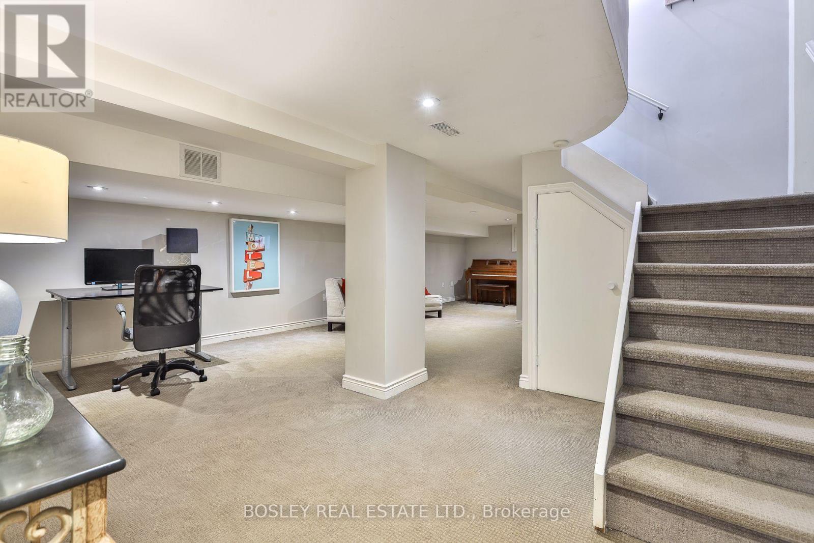 27 CAMERON CRESCENT - 33