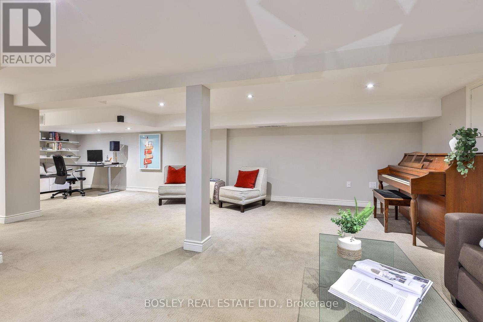 27 CAMERON CRESCENT - 36