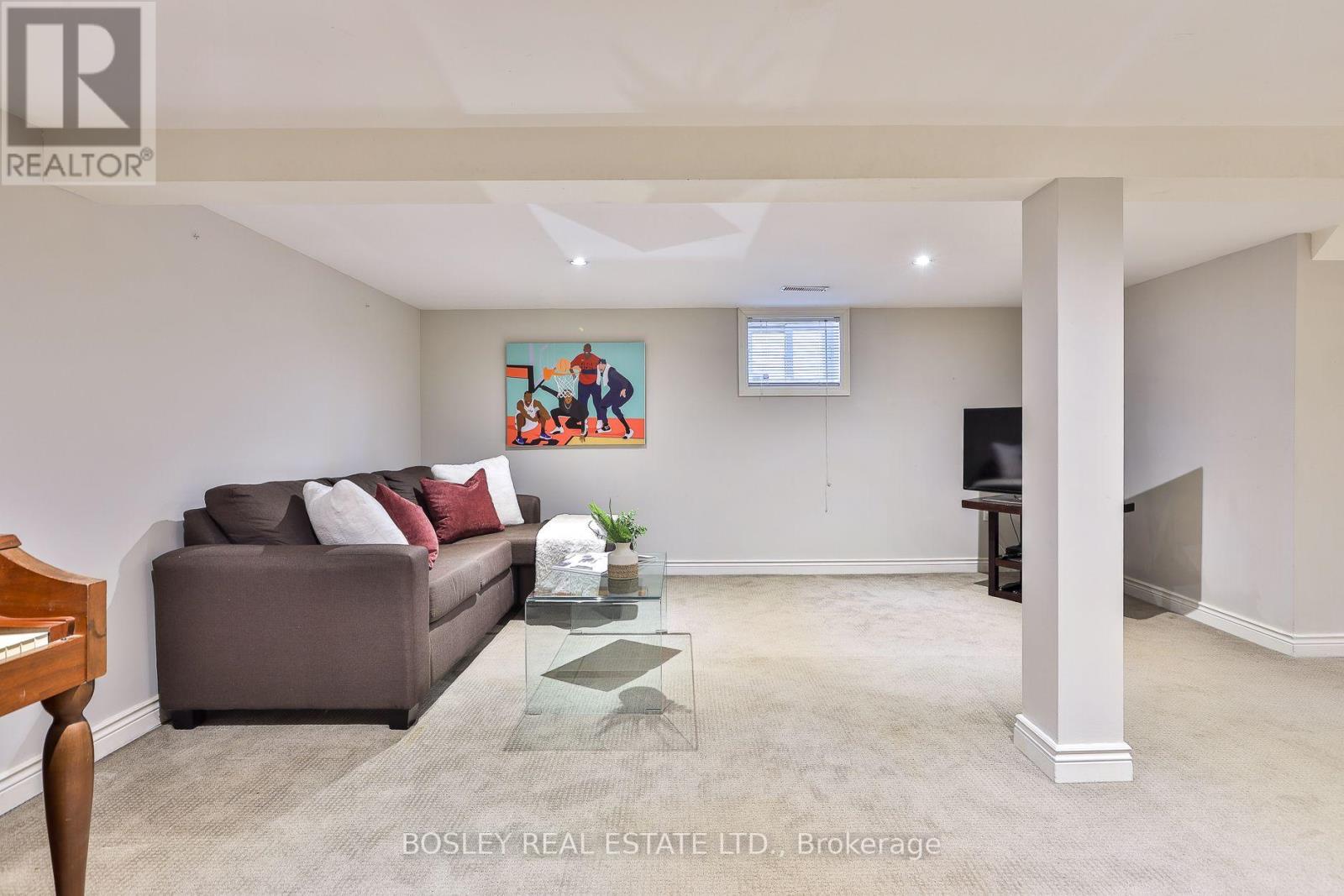 27 CAMERON CRESCENT - 37