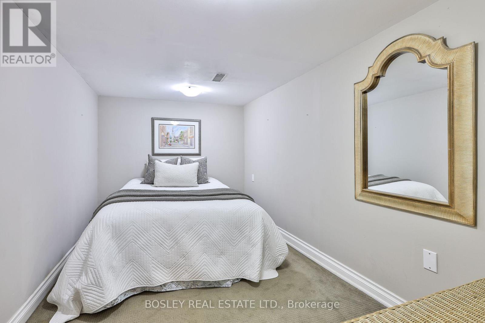 27 CAMERON CRESCENT - 38