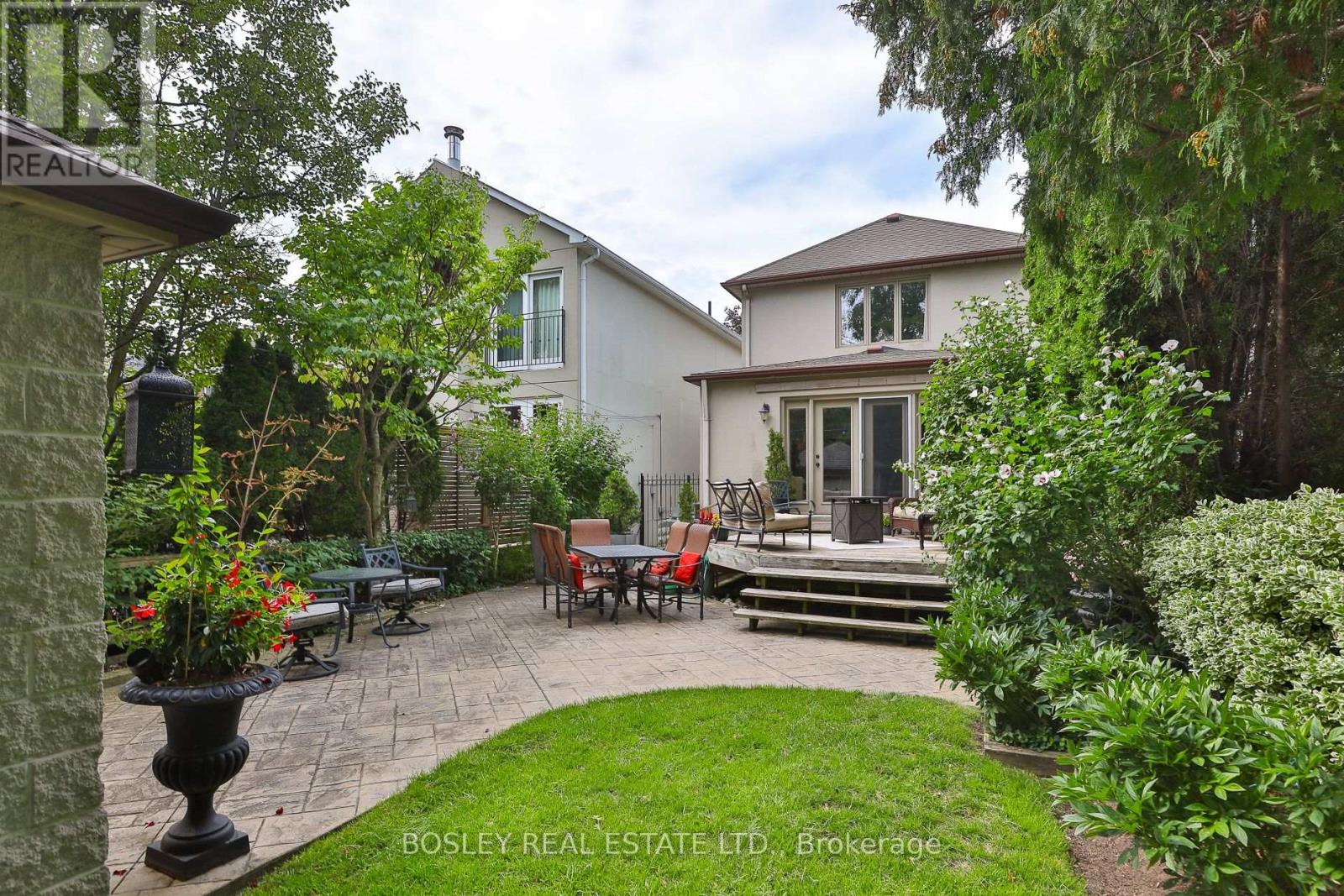 27 CAMERON CRESCENT - 43