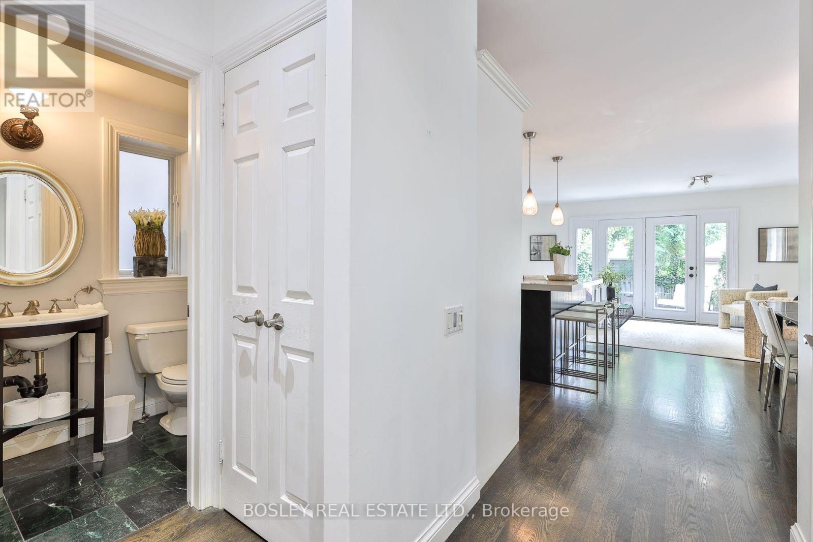 27 CAMERON CRESCENT - 9