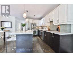 27 Cameron Crescent, Toronto, ON M4G1Z9 Photo 15