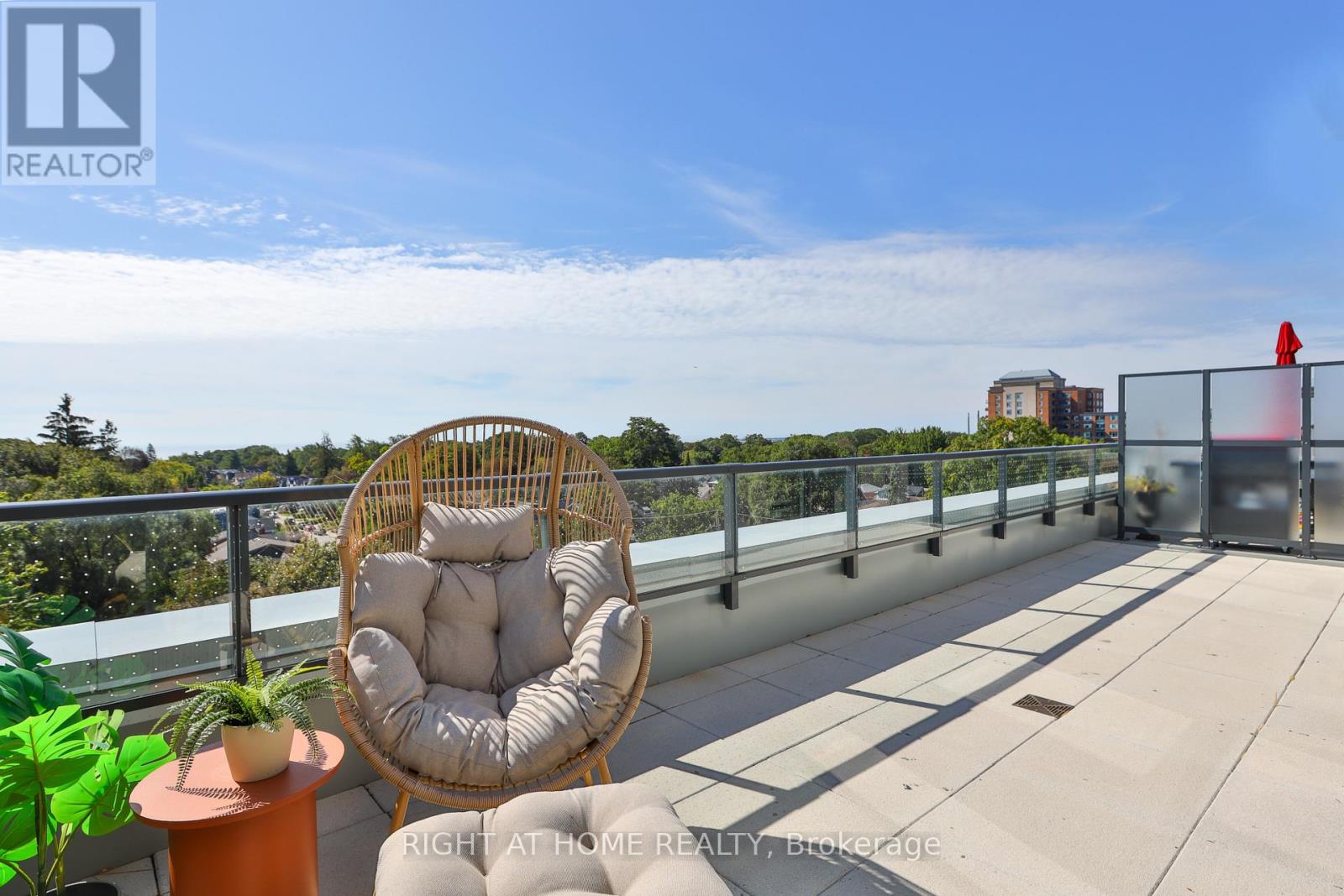Photo of 1161 Kingston Road