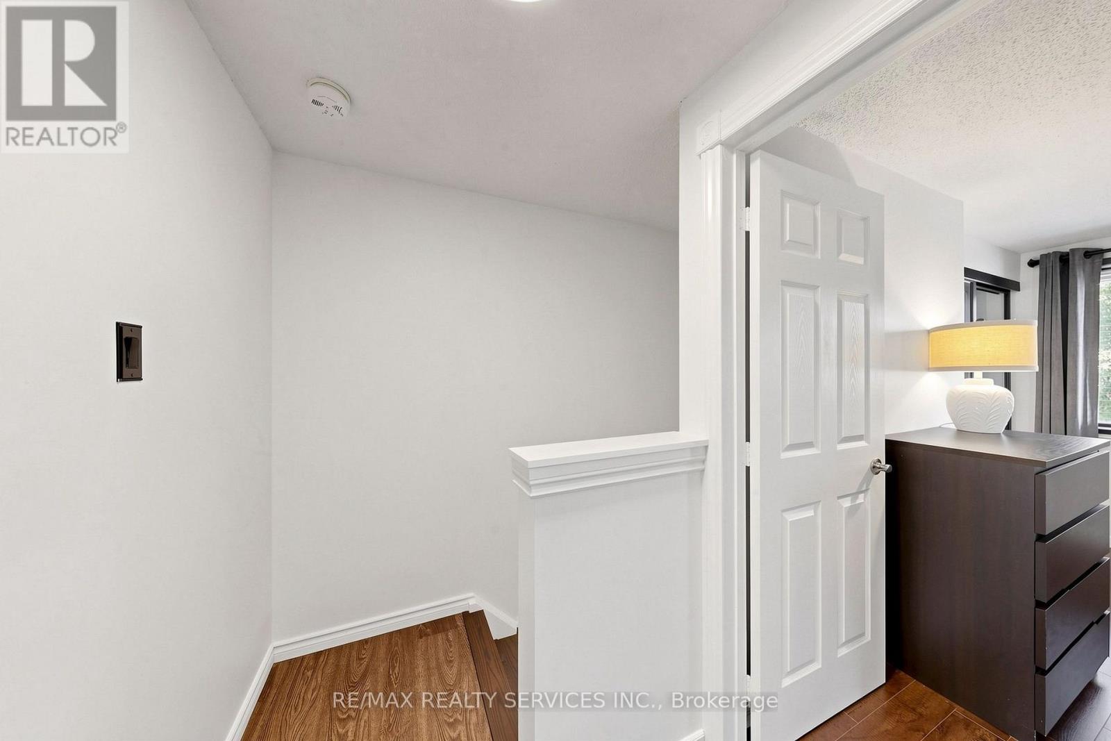 #57 93 HANSEN ROAD N - Image 25