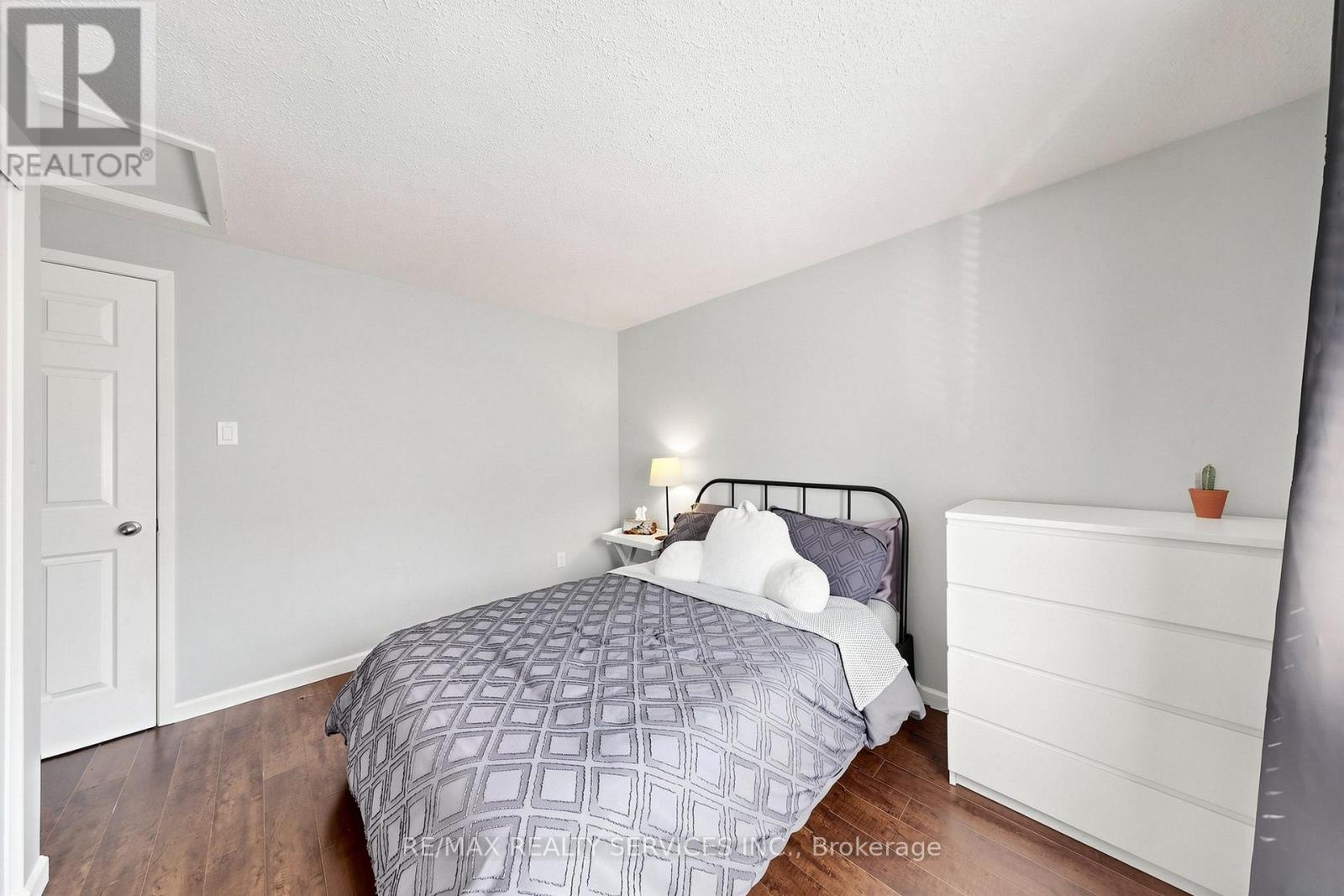 #57 93 HANSEN ROAD N - Image 31