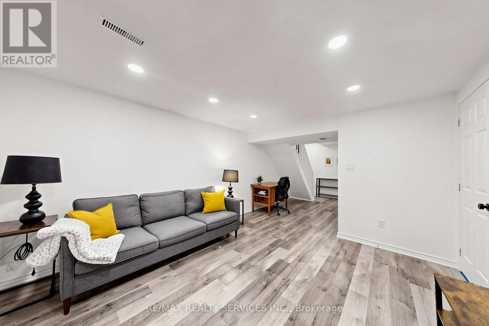 #57 93 HANSEN ROAD N - Image 38