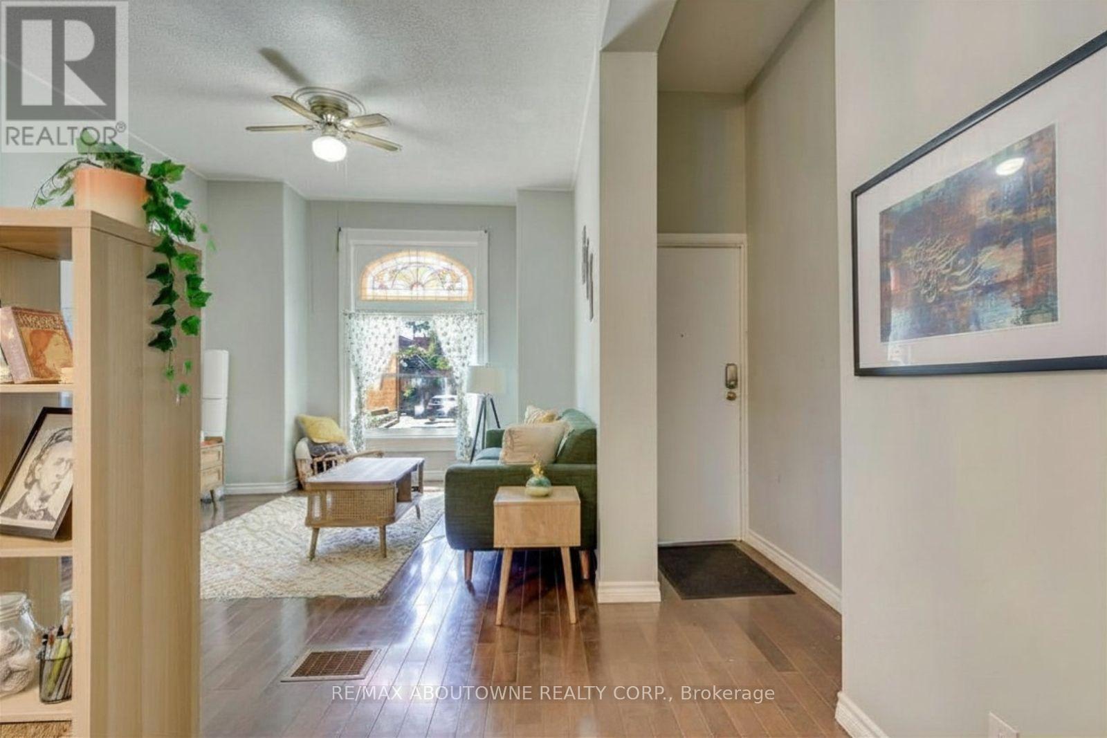 100 GRANT AVENUE - Image 4