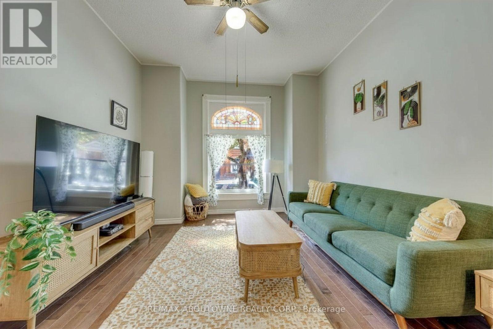 100 GRANT AVENUE - Image 5