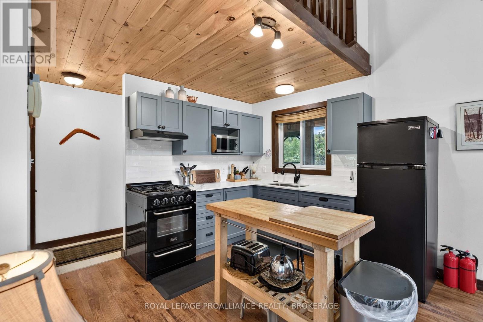1187 LOUDEN LANE - Image 20