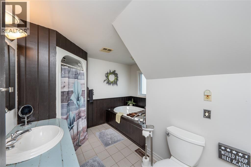 4696 CRESCENT DRIVE - 28
