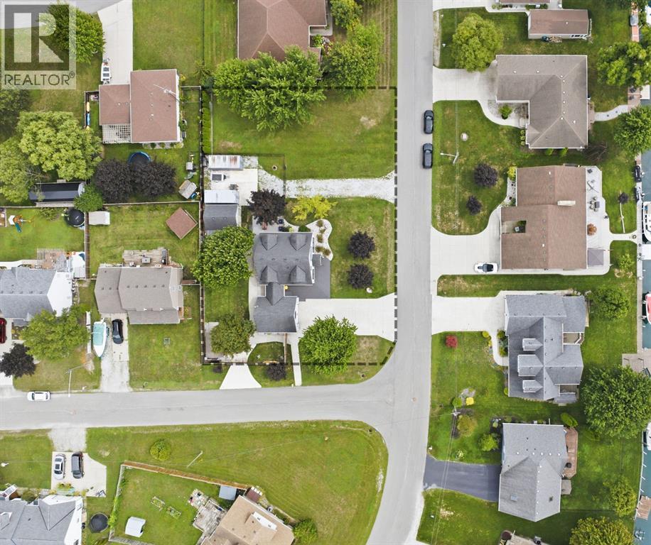 4696 CRESCENT DRIVE - 33