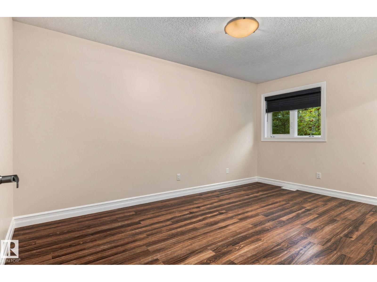 10143 123 ST NW - 38