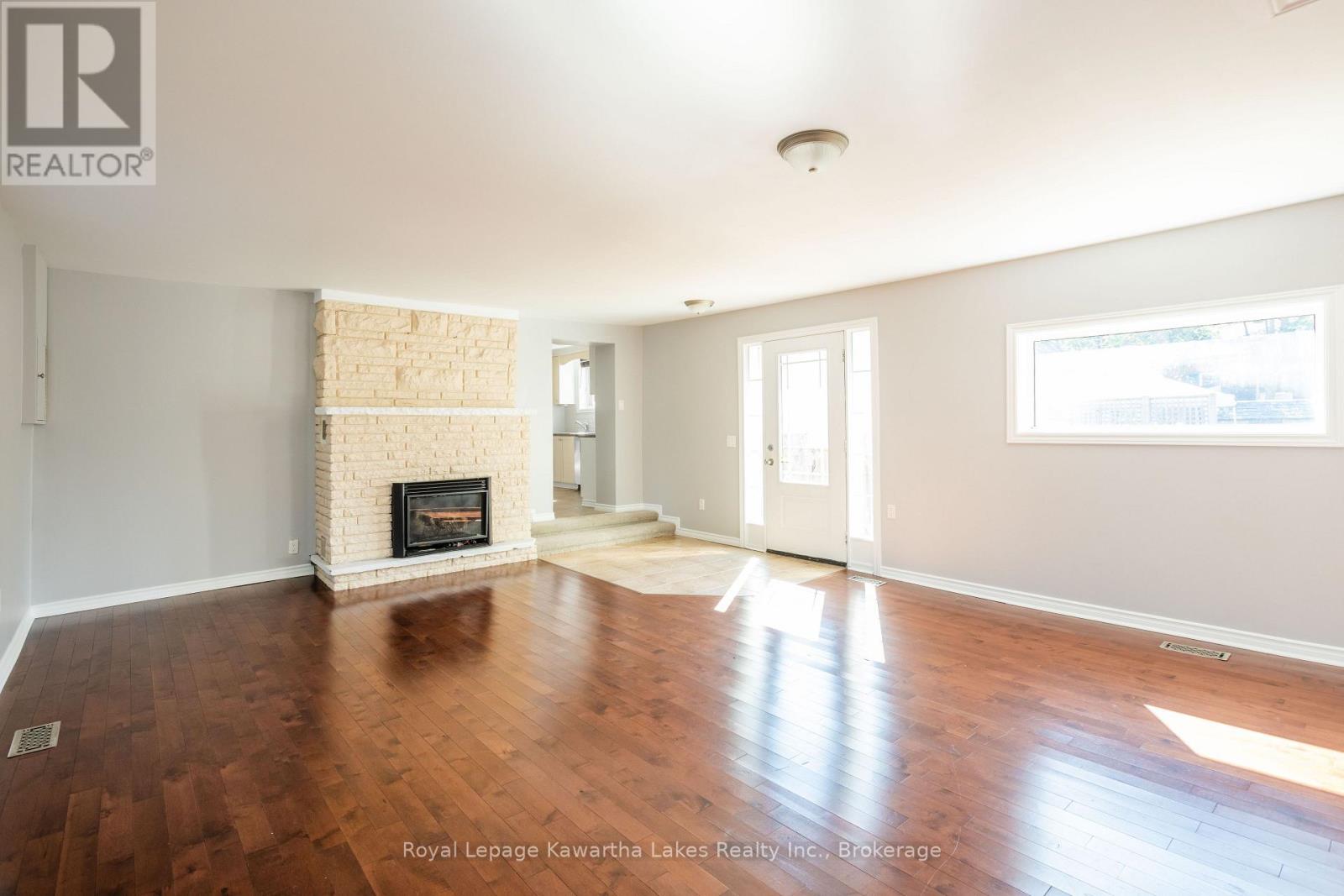 71 VICTORIA AVENUE N - 9