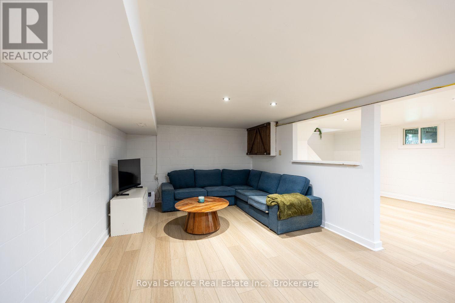 128 BROOMFIELD ROAD - Image 36