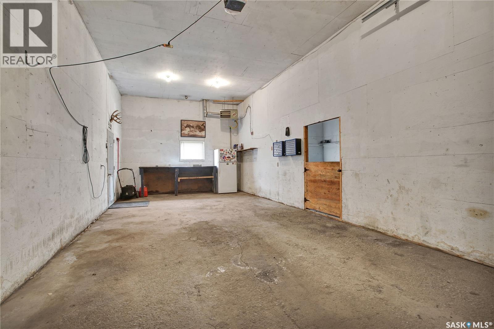 42A 5th AVENUE N - 25