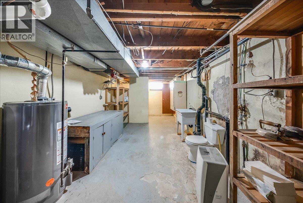 2154 Sixth Avenue - 25