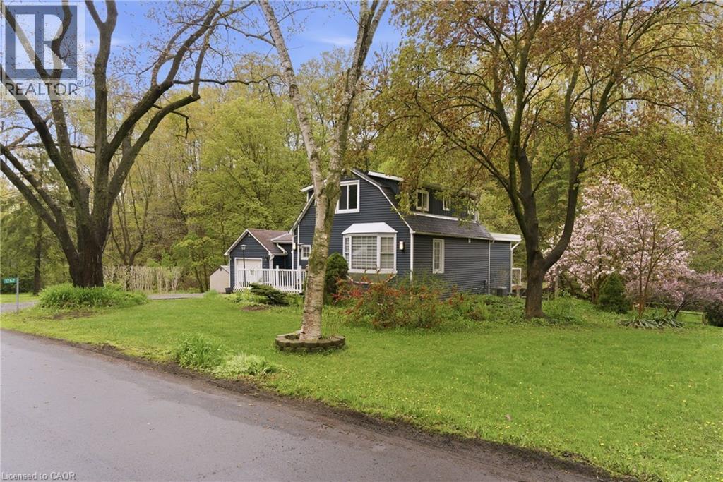 1262 HIDDEN VALLEY Road, Burlington — photo 2