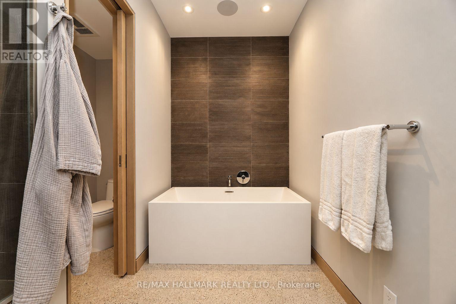 #402 510 KING STREET E - 22