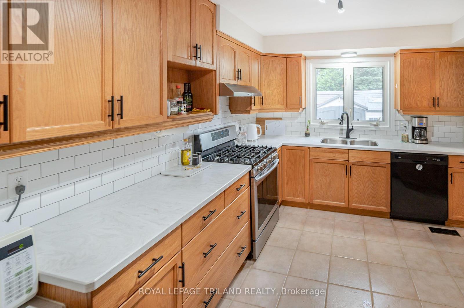 73 GENEVIVE PLACE - Image 18