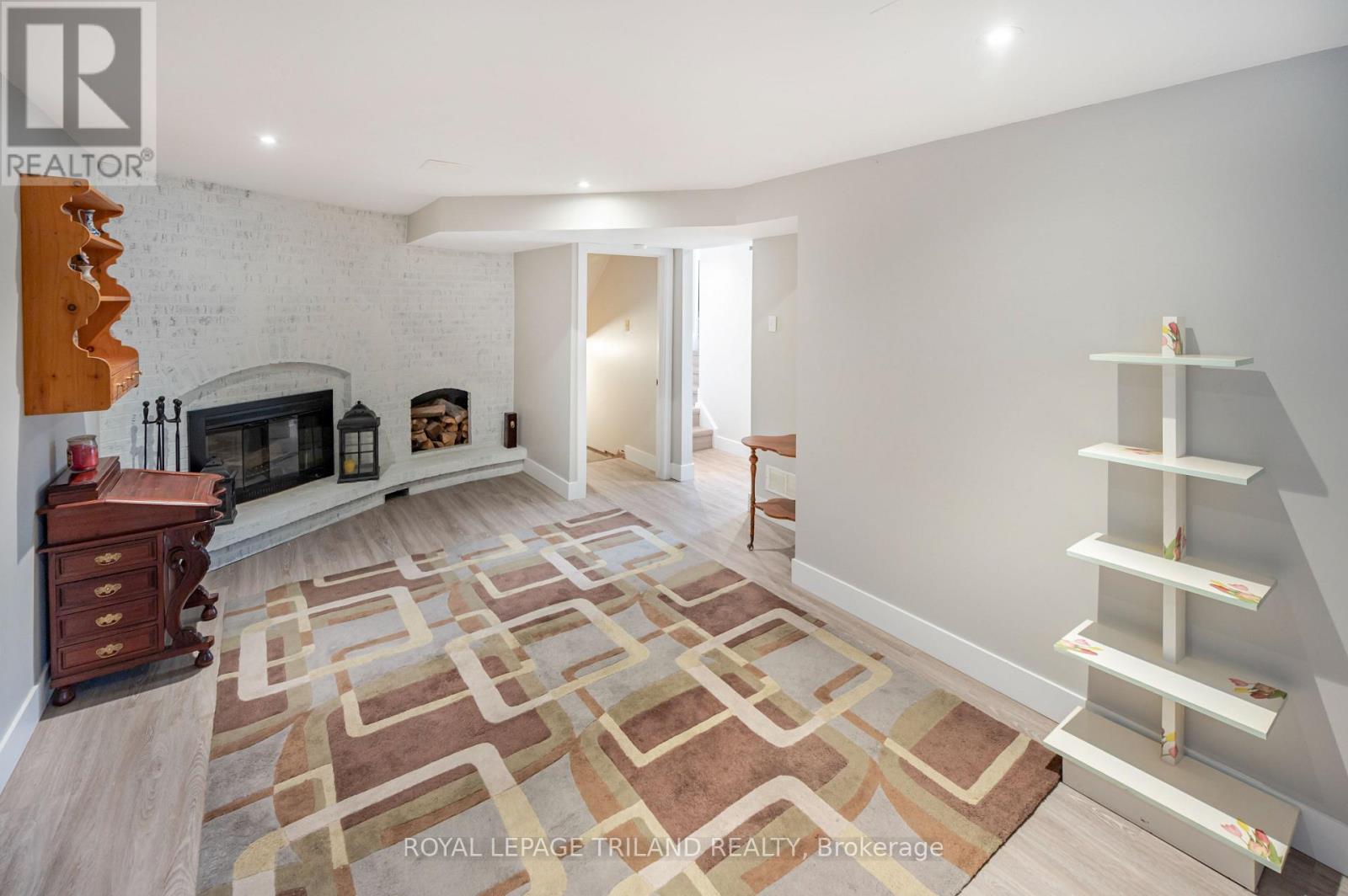 73 GENEVIVE PLACE - Image 33