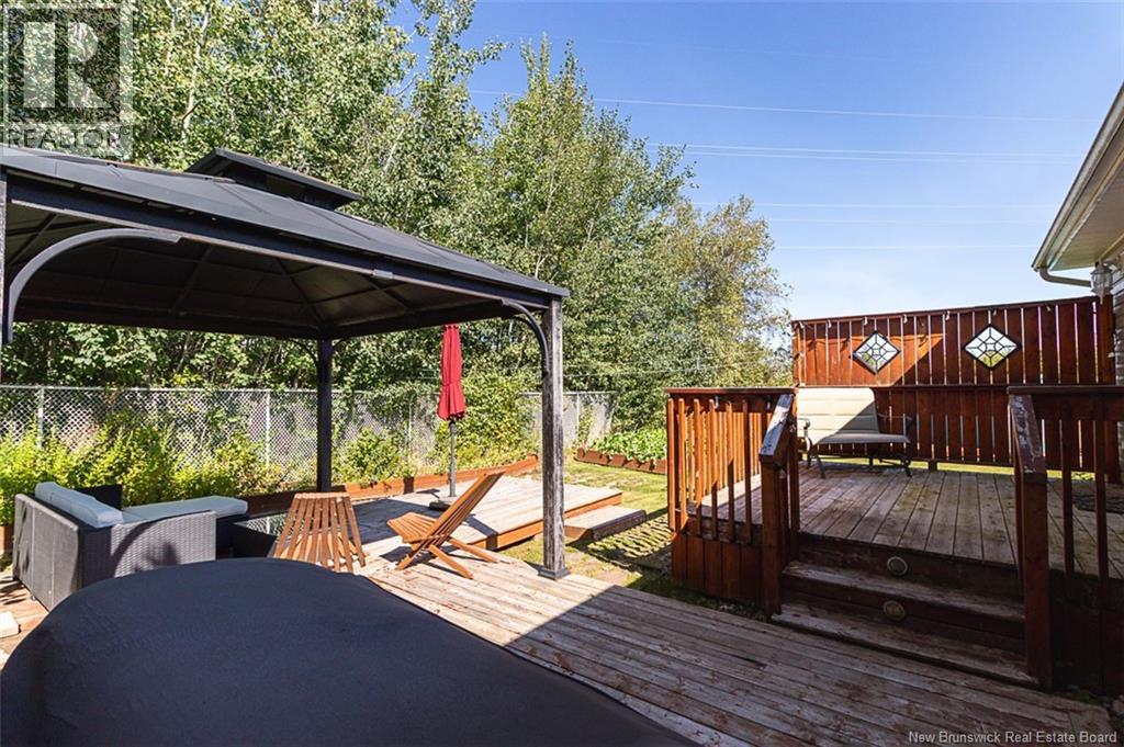 77 Stillwater Drive - Image 35