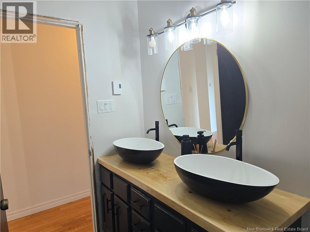 141 Neil - Image 21