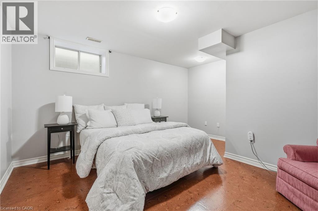 1229 NATHANIEL Crescent - 33