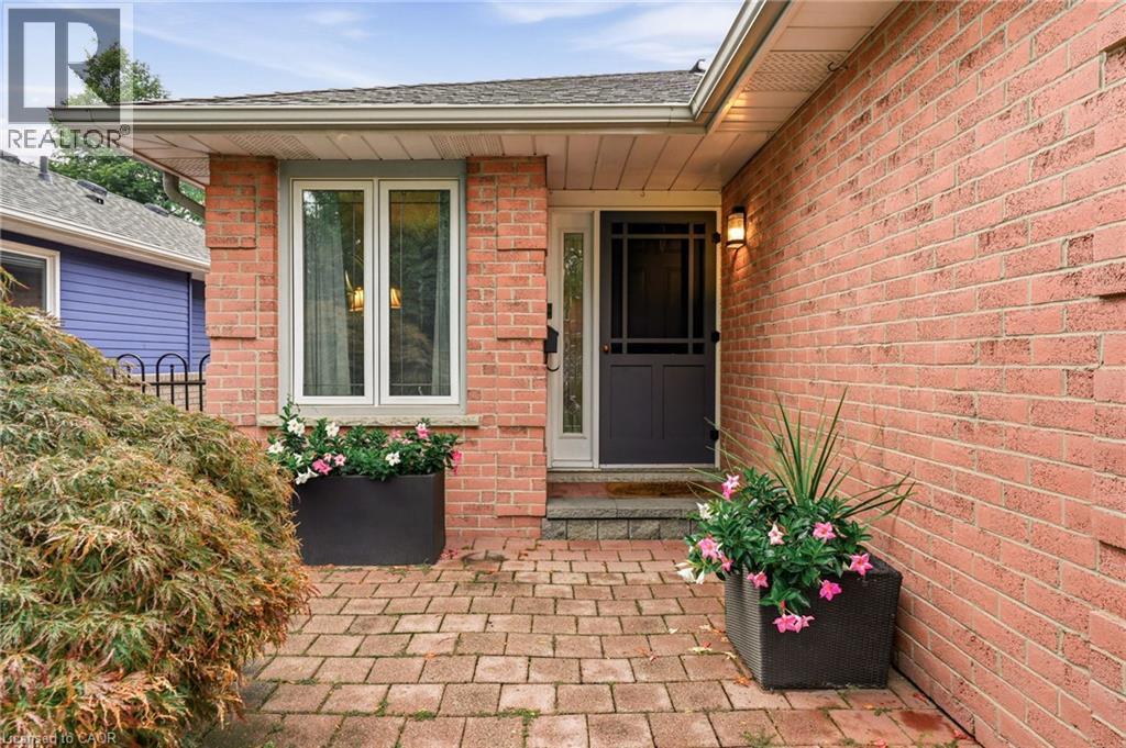 1229 NATHANIEL Crescent, Burlington — photo 3