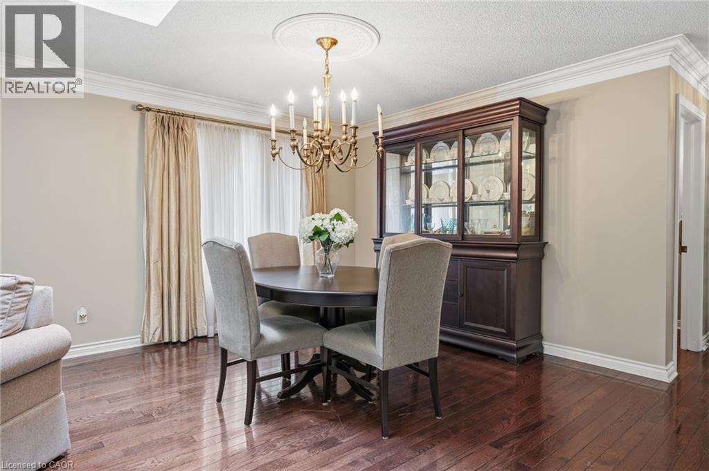 1229 NATHANIEL Crescent - 10