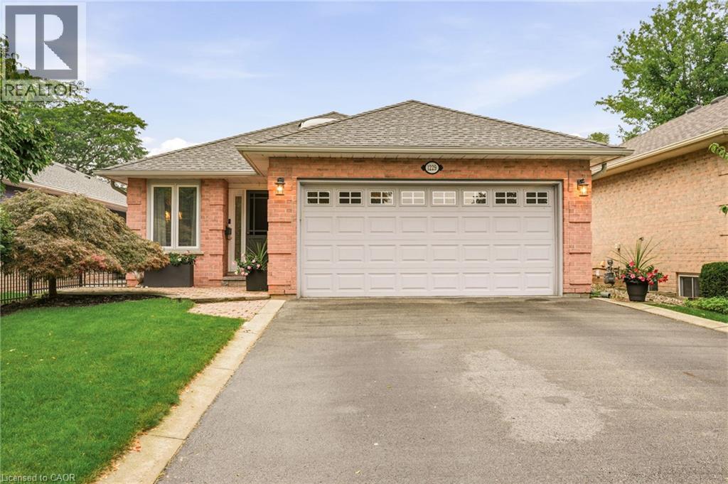 1229 NATHANIEL Crescent - 1