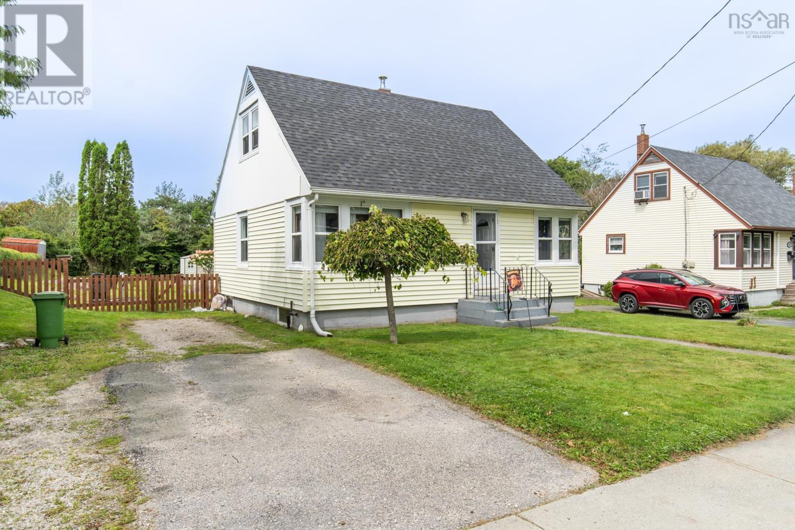 100 Brunswick Street, Yarmouth — photo 2