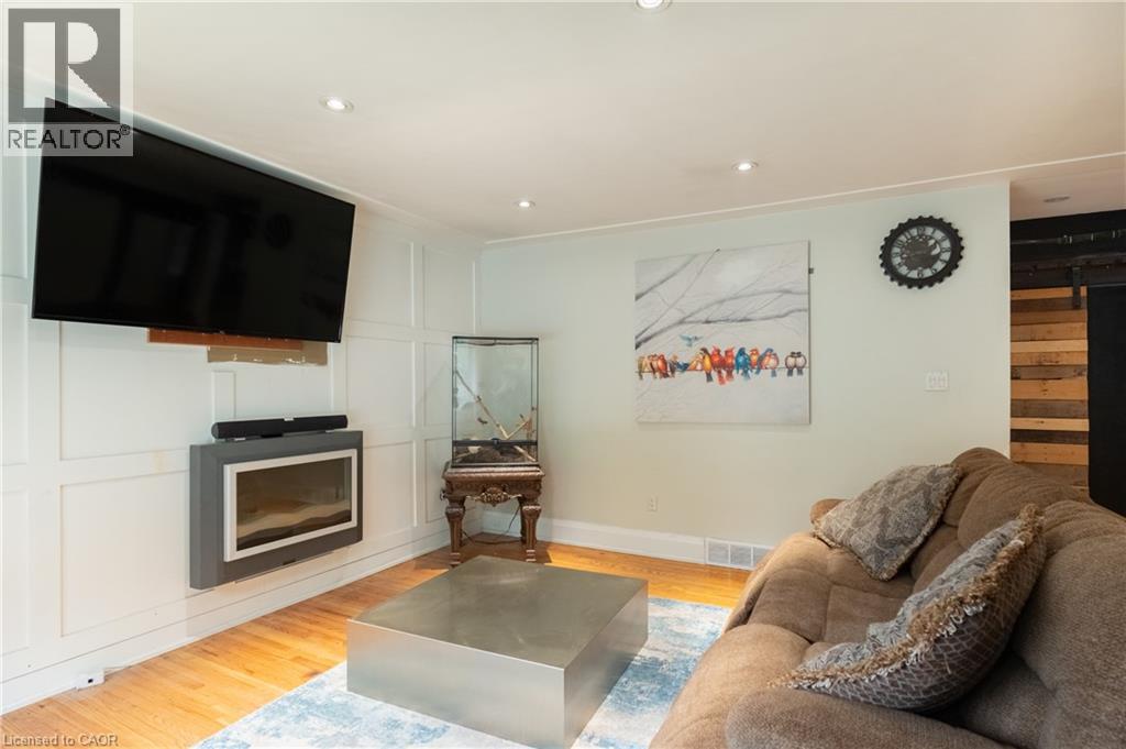 83 EAST 15TH Street, Hamilton — photo 6