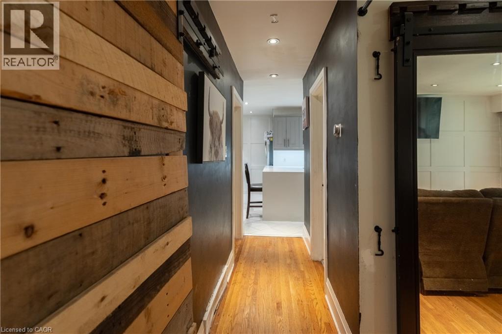 83 EAST 15TH Street, Hamilton — photo 8